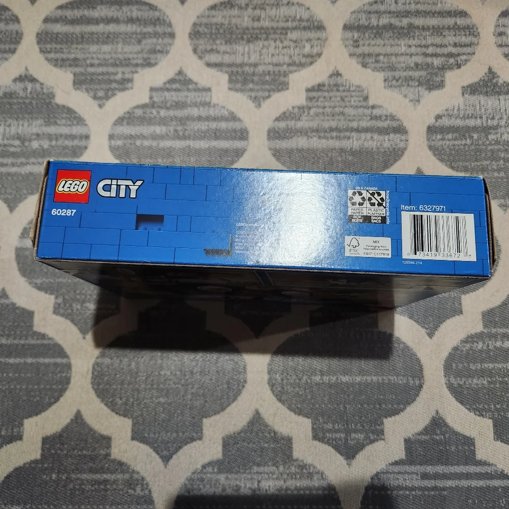 NEW LEGO City Tractor 60287 144 pcs 5+